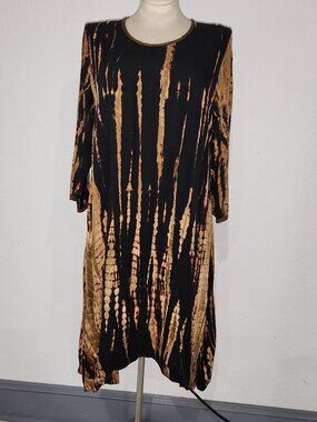 Vertical tie-die bleach pattern tunic Dress and asymmetrical hem